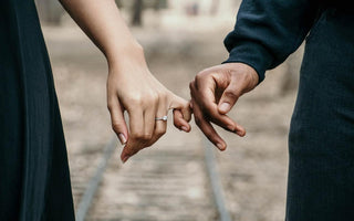 How to Buy an Engagement Ring