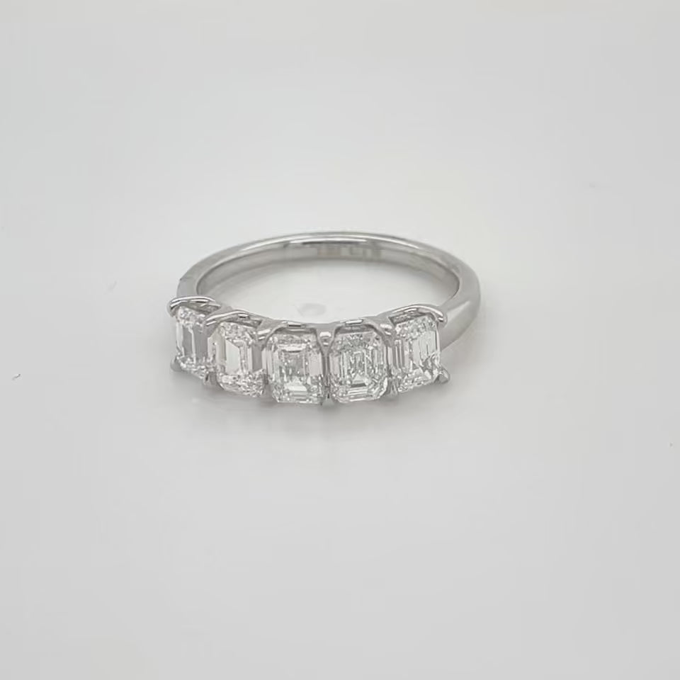 2ct emerald cut diamond ring